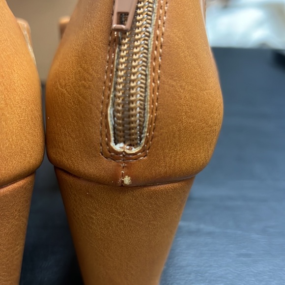 Journee Collection Women Wedge Heel Cut Out Sandals Aretha Size US 6.5 Cognac - Picture 8 of 8